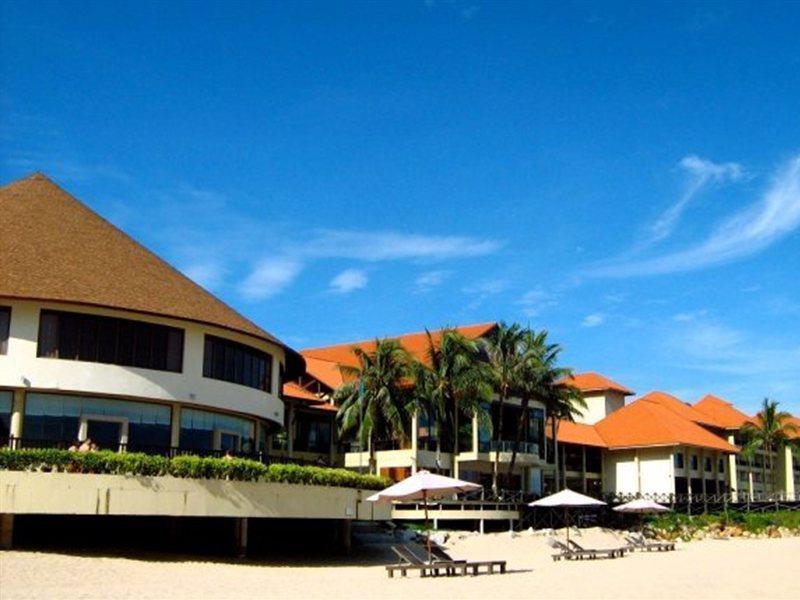 Damai Puri Resort & Spa Kuching Exterior foto The Bayview Suites
