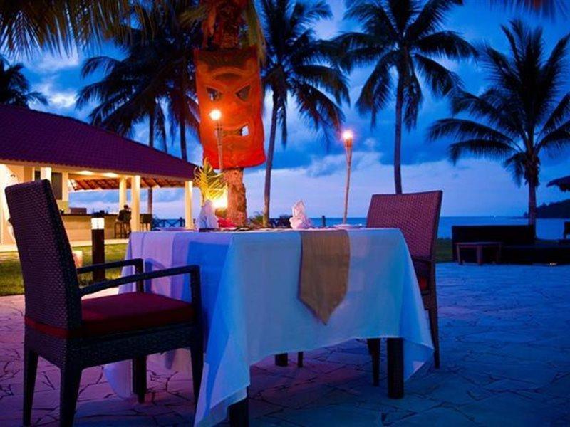 Damai Puri Resort & Spa Kuching Exterior foto A beachside restaurant in Maldives