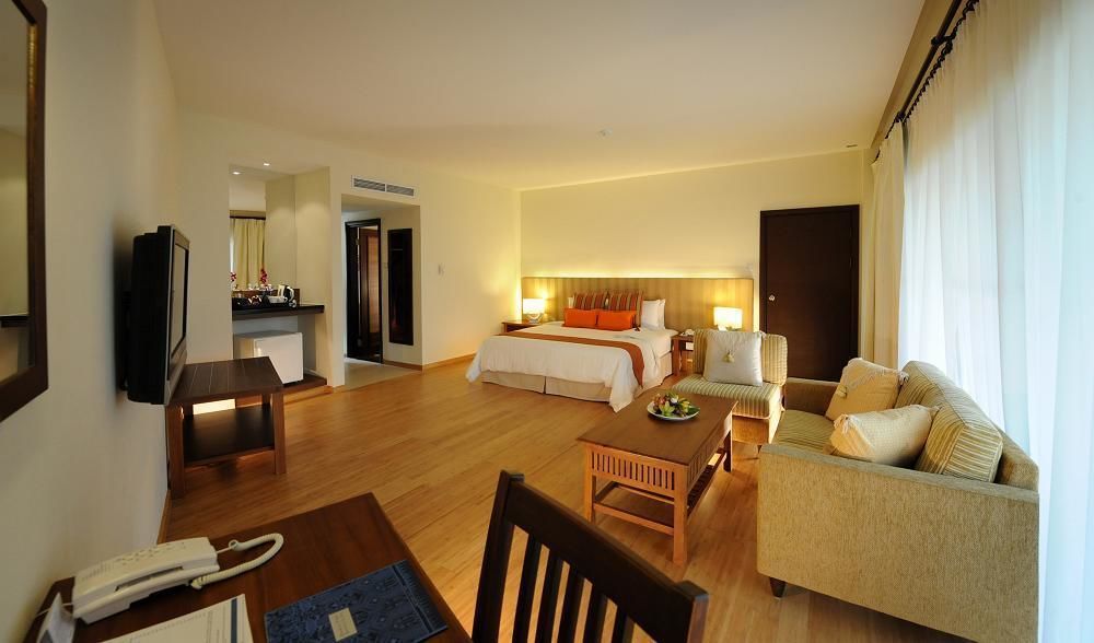 Damai Puri Resort & Spa Kuching Exterior foto A suite at the Park Royal Beach Resort