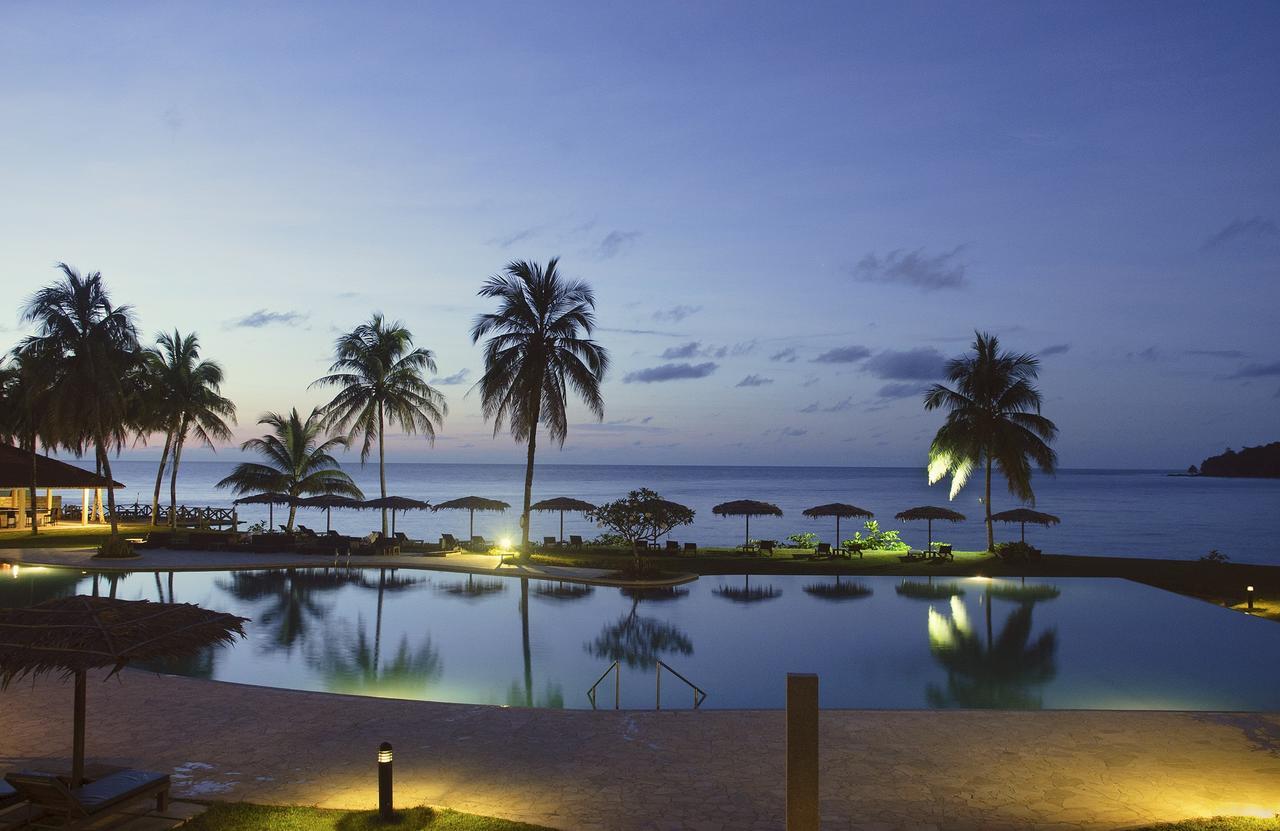 Damai Puri Resort & Spa Kuching Exterior foto Sunset at the beach