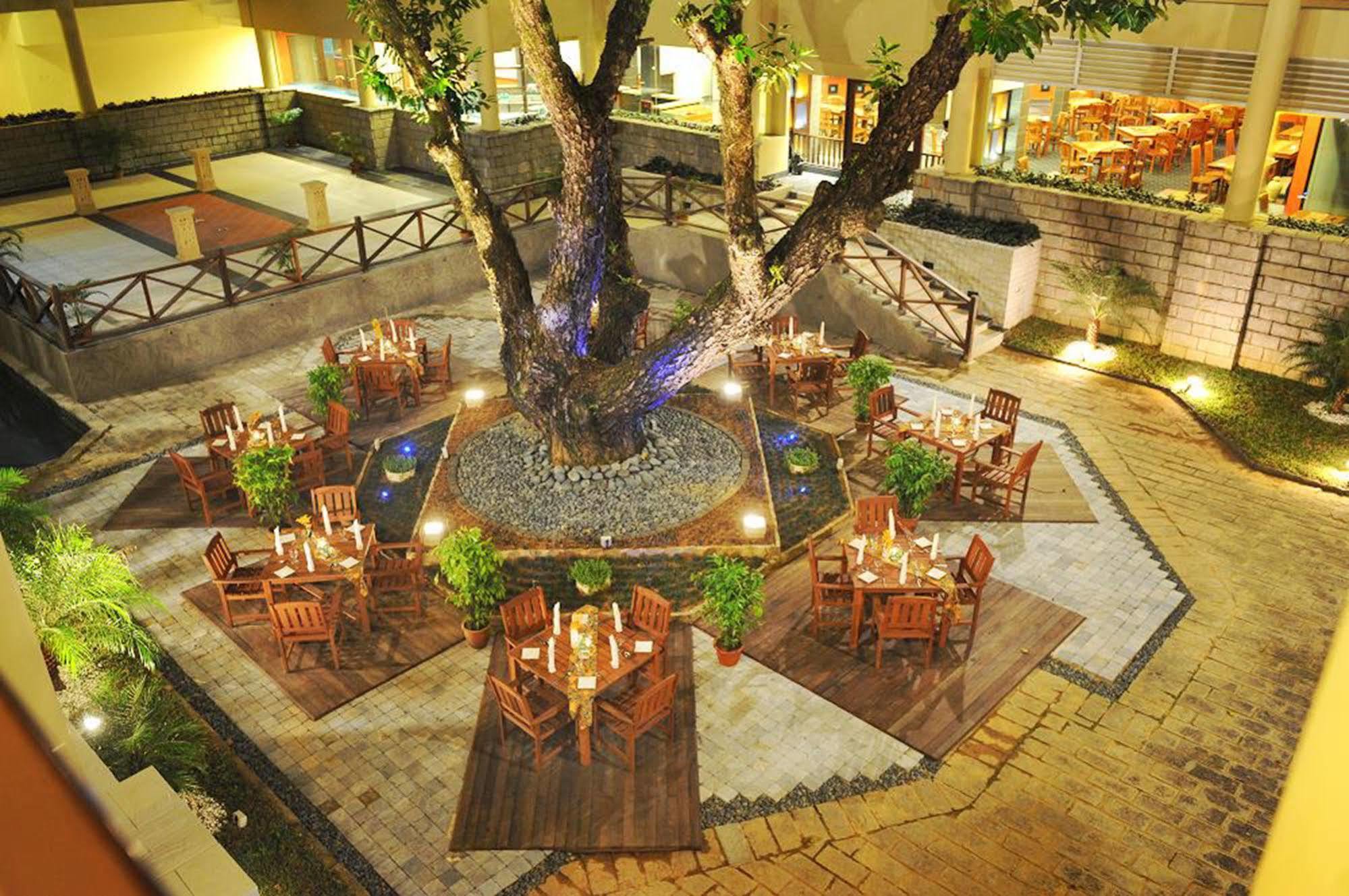 Damai Puri Resort & Spa Kuching Exterior foto The hotel's lobby