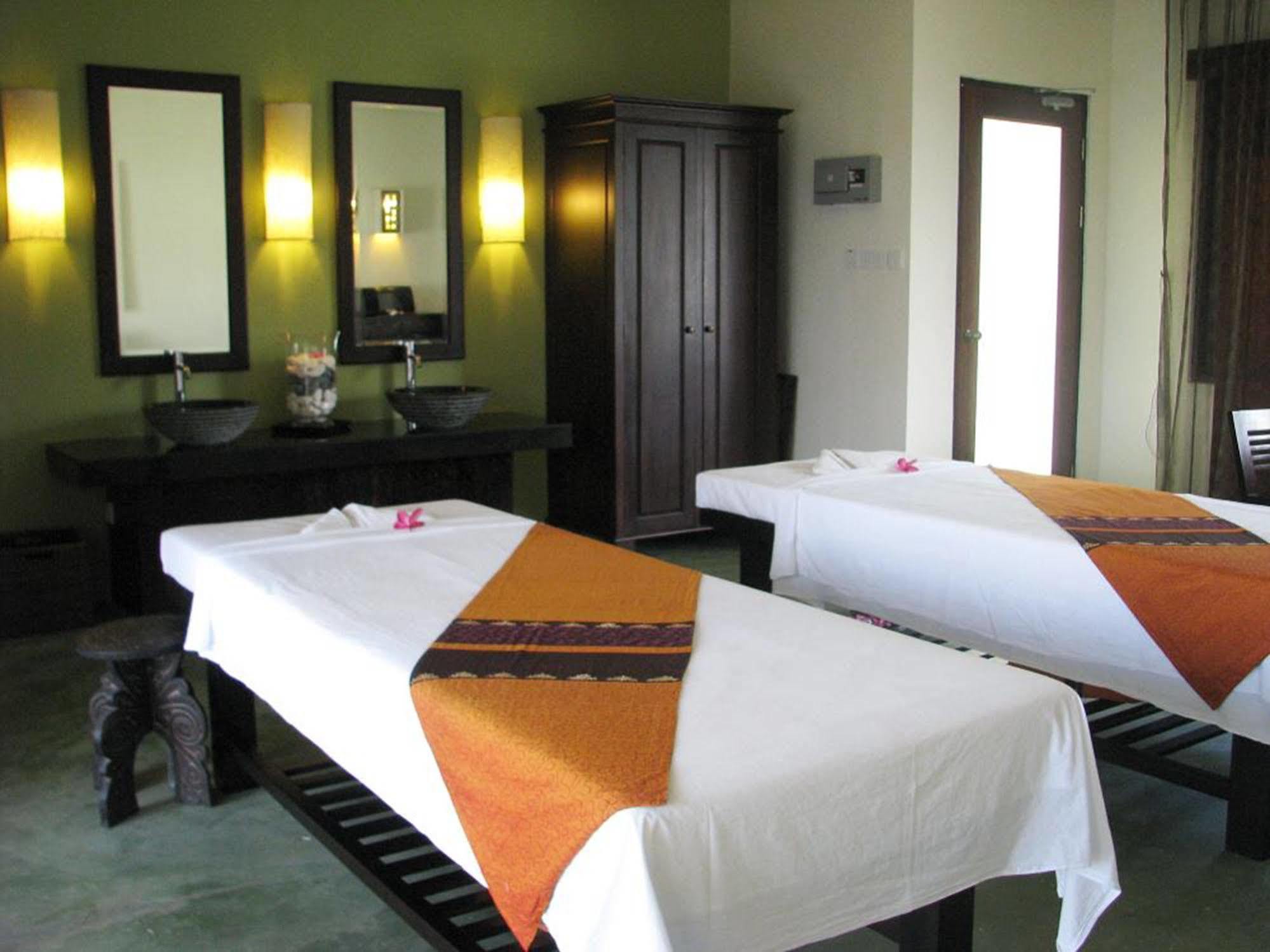 Damai Puri Resort & Spa Kuching Exterior foto A spa in Thailand